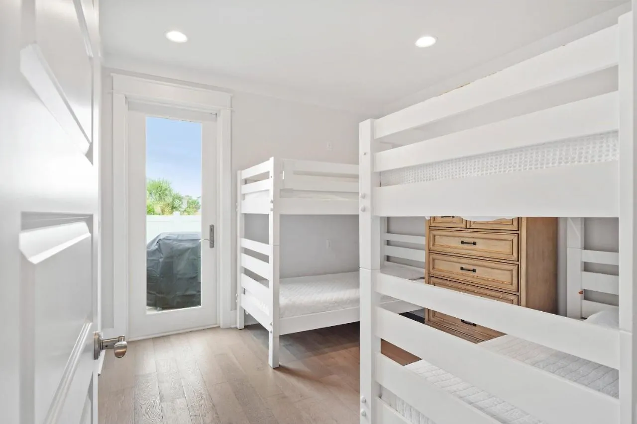 Holiday home Majestic 3-Story Home Near Beach, Free Wi-Fi, Community Pool And Bbq Access Destin