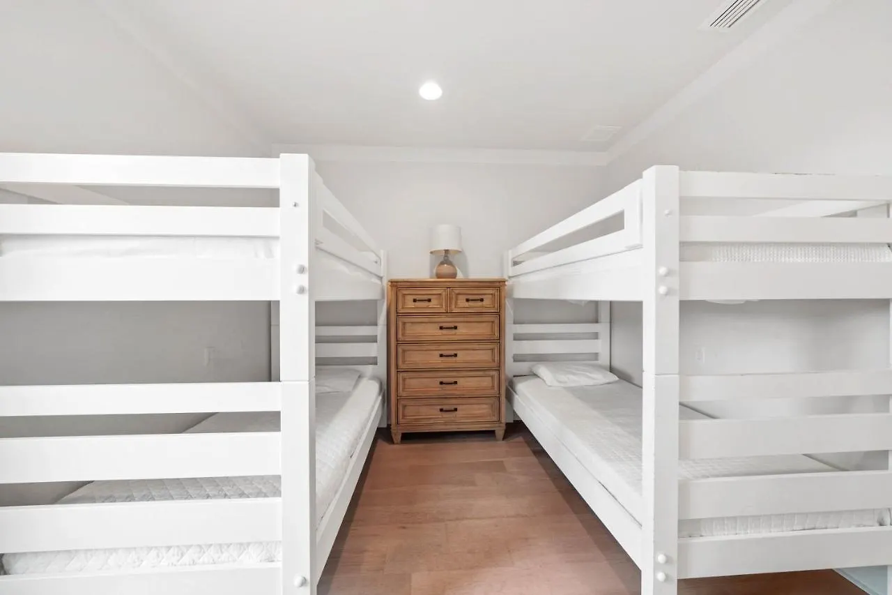 Holiday home Majestic 3-Story Home Near Beach, Free Wi-Fi, Community Pool And Bbq Access Destin