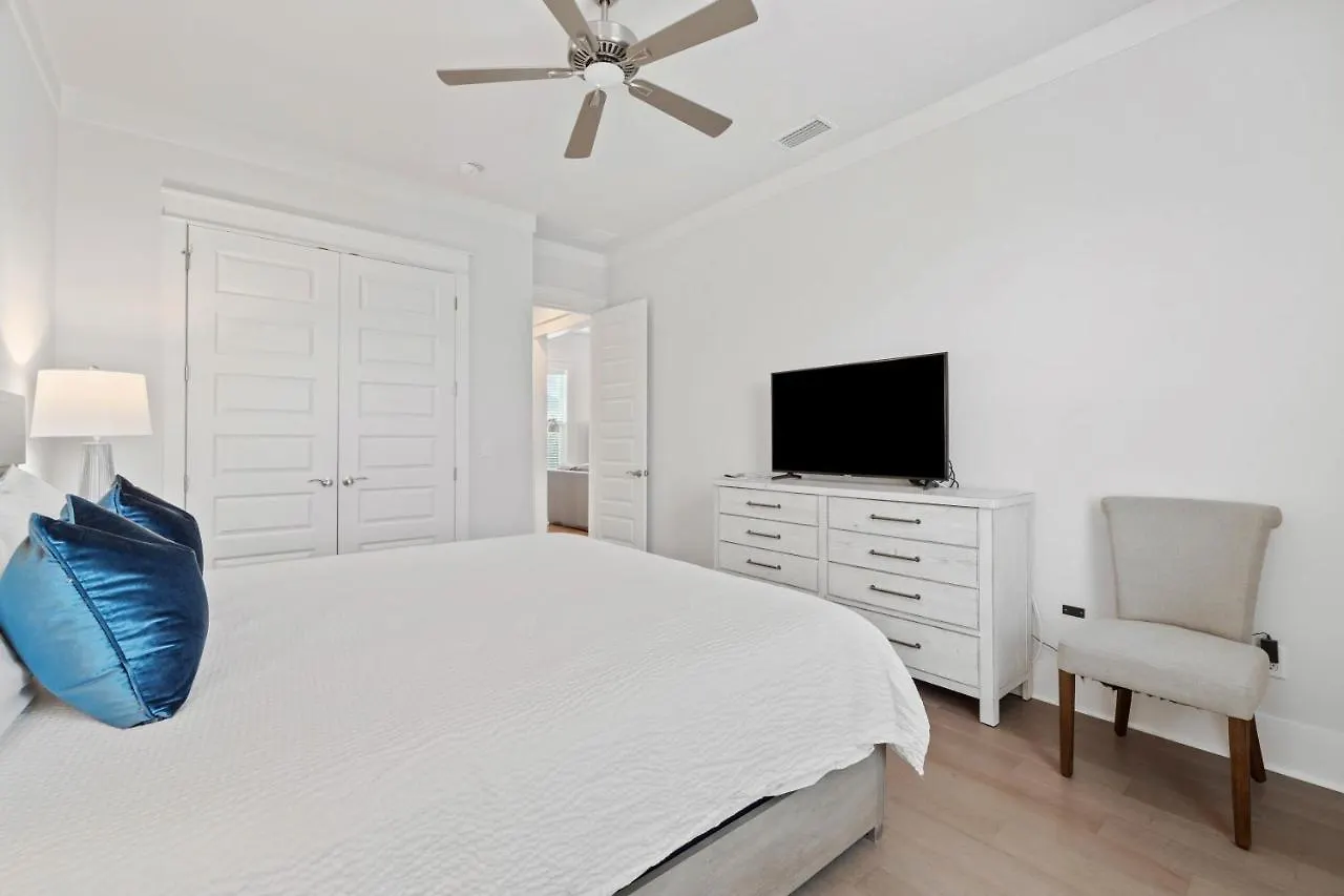 Majestic 3-Story Home Near Beach, Free Wi-Fi, Community Pool And Bbq Access Destin United States