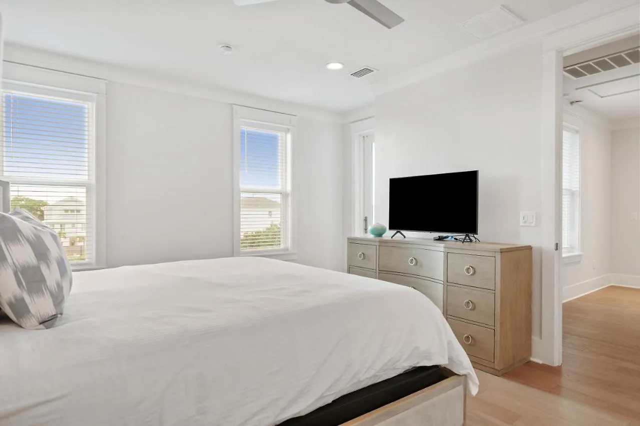Holiday home Majestic 3-Story Home Near Beach, Free Wi-Fi, Community Pool And Bbq Access Destin